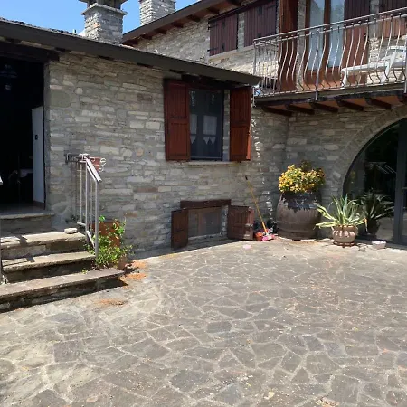 בית נופש Fuoriporta Affitti Brevi - Borgo Scorza Pietramogolana